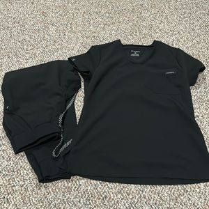 Jaanuu scrubs set